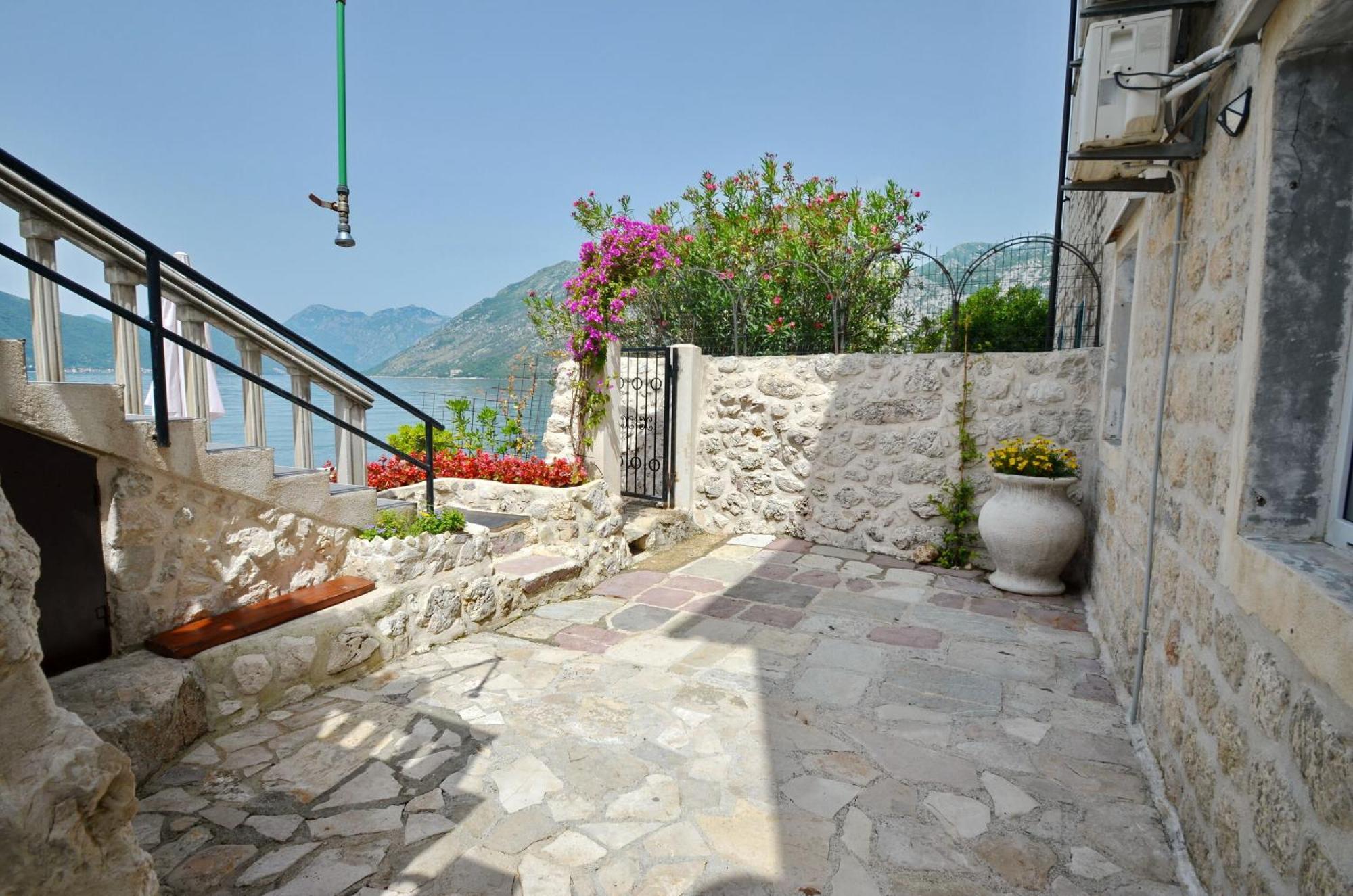 Apartments Mir I Dobro Kotor Exterior foto