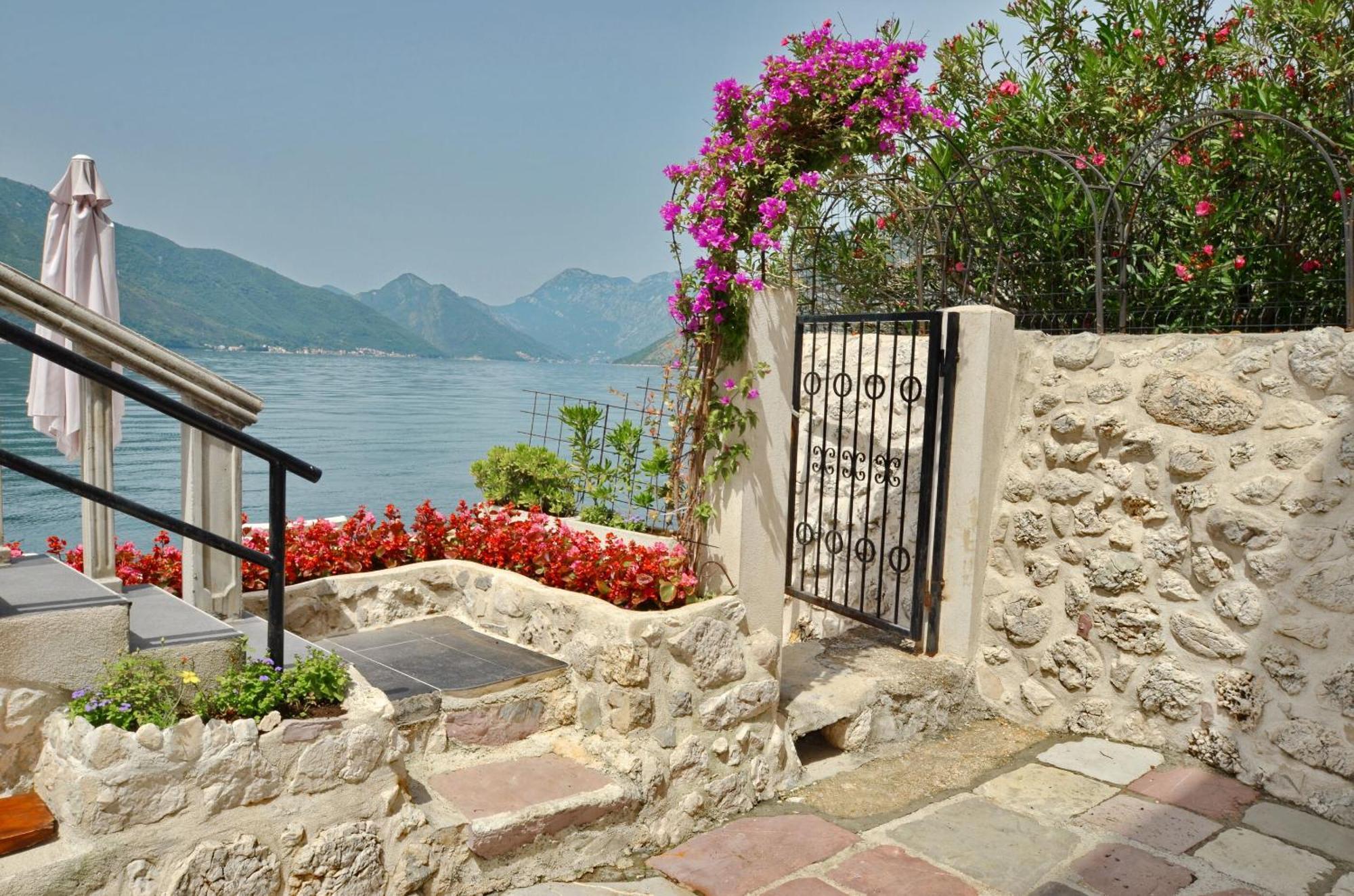 Apartments Mir I Dobro Kotor Exterior foto