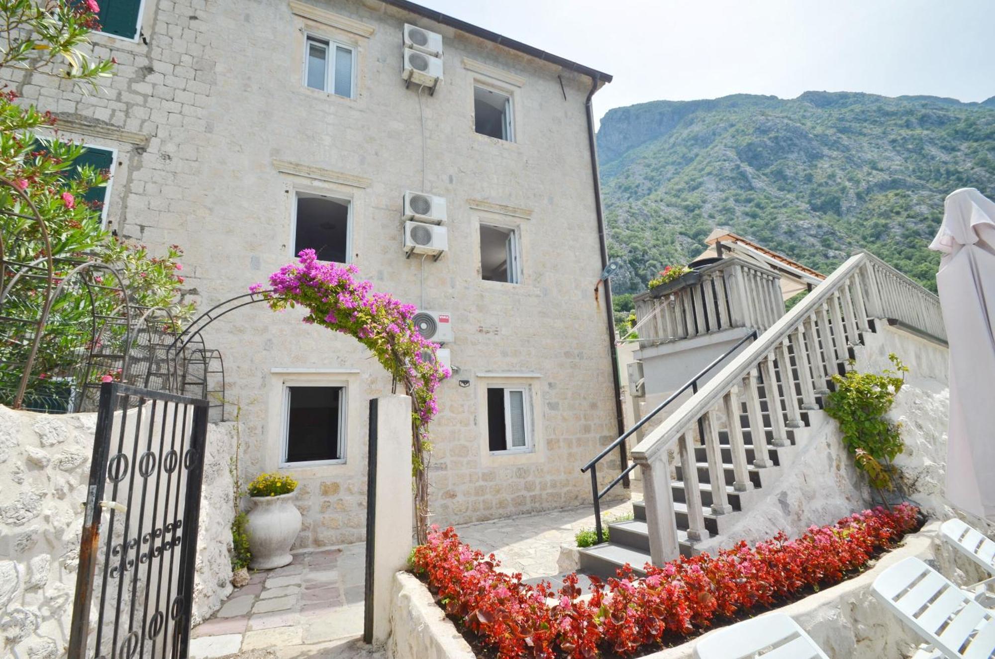 Apartments Mir I Dobro Kotor Exterior foto